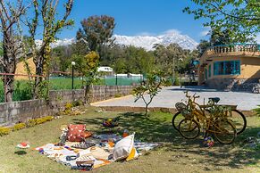 Tree of Life Birdsong Chalets