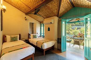 Tree of Life Birdsong Chalets