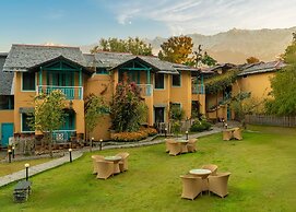 Tree of Life Birdsong Chalets