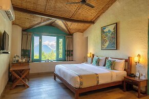 Tree of Life Birdsong Chalets