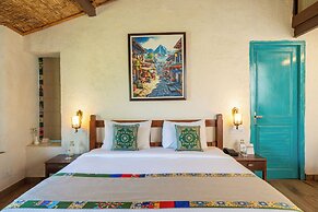 Tree of Life Birdsong Chalets