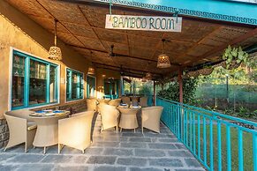 Tree of Life Birdsong Chalets