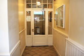 No 13 Townhouse