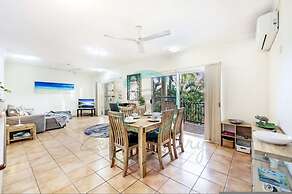 Nightcliff Foreshore Pool Outdoor Dining BBQ