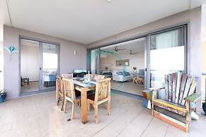 Penthouse Haven Lux Balcony Dining Sea View