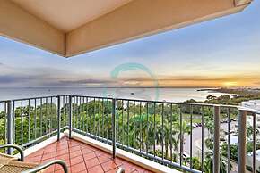 Coastal Splendor Seaview Pool Balcony Dining