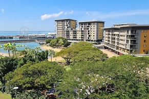 Zenlux Waterfront Mansion Infinity Pool Cinema