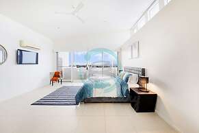 Zen Ocean View Ph Spacious Living Pool Parking