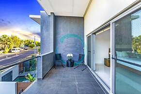 Luxurious Cozy Retreat Pool Office Parking