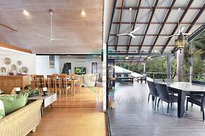 Zenlux Tropical Retreat Pool BBQ Golf Course