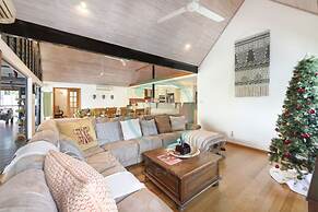 Zenlux Tropical Retreat Pool BBQ Golf Course