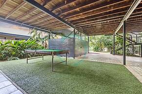 Zenlux Tropical Retreat Pool BBQ Golf Course
