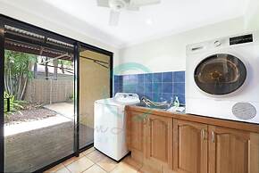 Zenlux Tropical Retreat Pool BBQ Golf Course