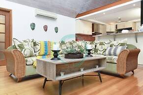 Zenlux Tropical Retreat Pool BBQ Golf Course