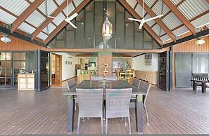 Zenlux Tropical Retreat Pool BBQ Golf Course