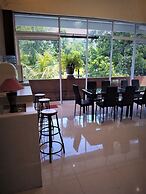 Ubud suites batuan