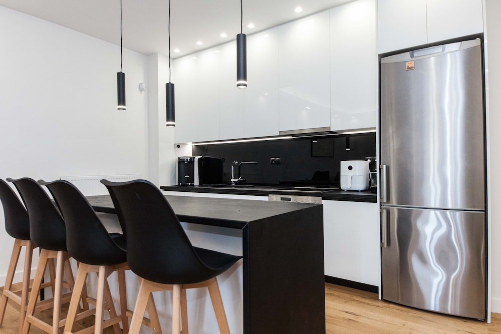 Kallithea Modern Living w Designer Touch