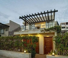 Rose beach chalet