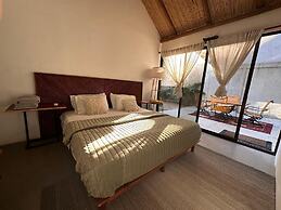Curiol Boutique Hotel & Lounge