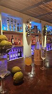 Curiol Boutique Hotel & Lounge