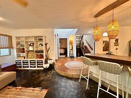 Curiol Boutique Hotel & Lounge