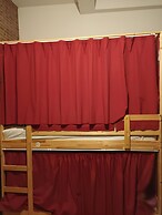 Room-bed 12 in a 6-bed Mixed Dormitory r