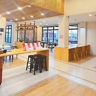 Travelbee Airport Inn