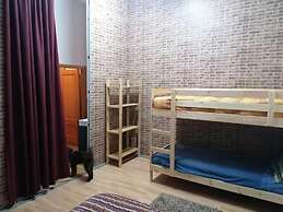 Room-bed 10 in a 6-bed Mixed Dormitory