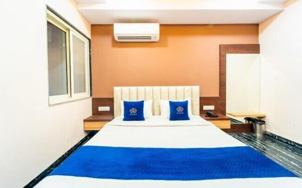 Hotel Aura Grande - Indore