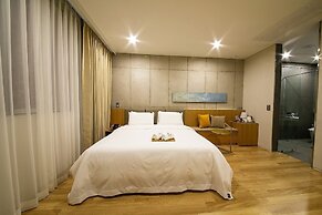 EPOCHE HOTEL
