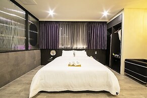EPOCHE HOTEL