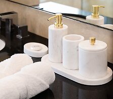 Stunning Studio JW Marriott Marina