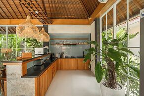 Villa Nana by Pertama Stay