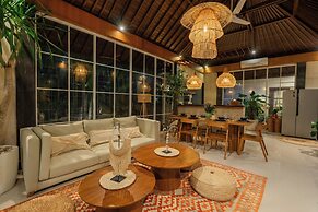 Villa Nana by Pertama Stay