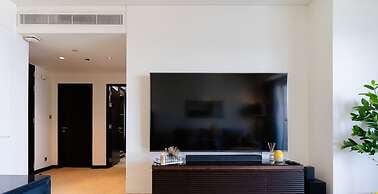 Stylish 1BR unit Address Marina