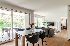 Linda Terrace