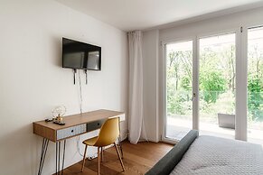 Linda Terrace