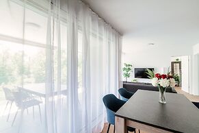 Linda Terrace