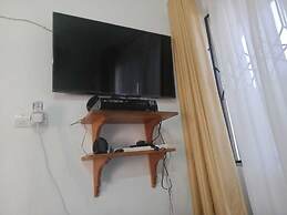 Lux Suites Royal Palm Studio Apartment