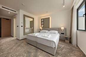 Seesea Hotel