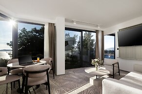 Seesea Hotel