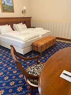 Hotel Golden Palace