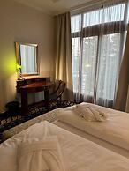 Hotel Golden Palace