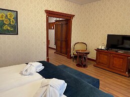 Hotel Golden Palace