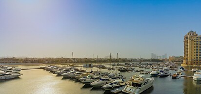 Large waterfront property palm