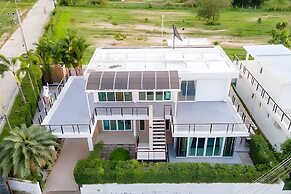 Platinum Pool Villa