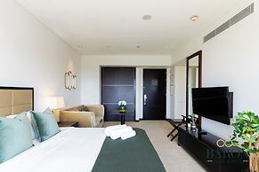 Amazing Studio, Address Marina.