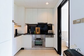Amazing Studio, Address Marina.