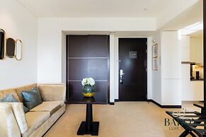 Amazing Studio, Address Marina.