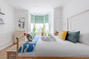 Central & Charmingly Curated 1BD Wifi Fulham